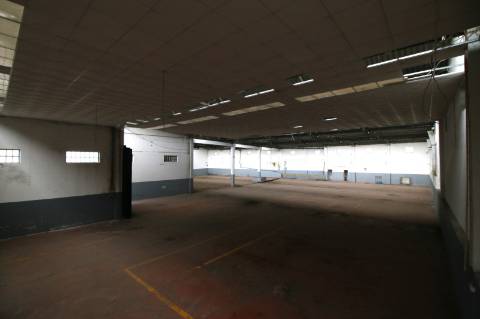 Armazém com 2.134m2 a necessitar de licenciamento - Alcanena