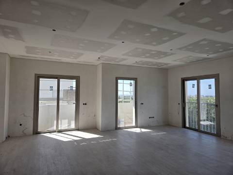 Penthouse com Vista Mar da Sala e Terraço Privado