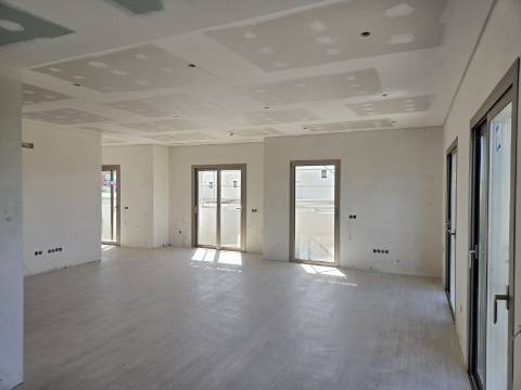 Penthouse com Vista Mar da Sala e Terraço Privado