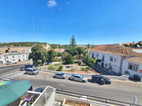Apartamento com 3 quartos no centro de Tavira