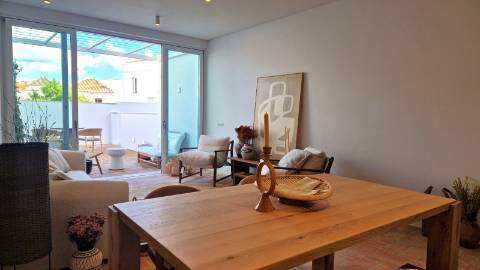 Moradia T3 de luxo no centro de Tavira com piscina e garagem privada