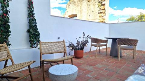 Moradia T3 de luxo no centro de Tavira com piscina e garagem privada