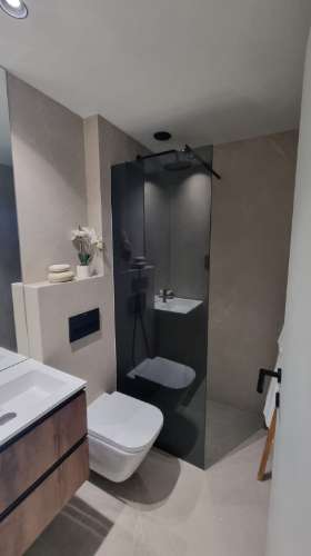 Apartamento T2 com jardim privado, piscina e garagem em Albufeira