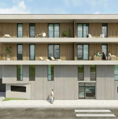 Apartamento T2 com terraço no último andar e garagem em Portimão