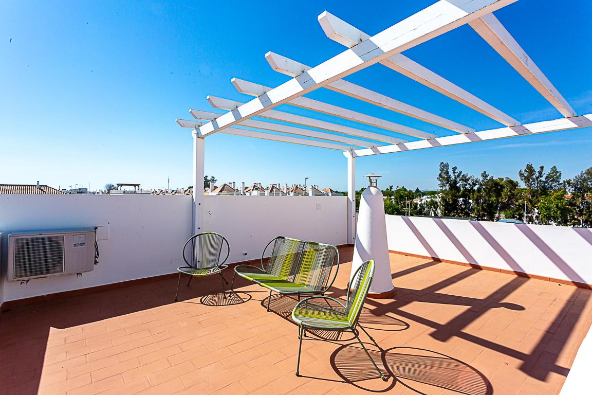 Apartamento T0 com Terraço Panorâmico em Cabanas de Tavira