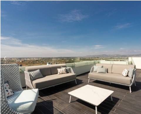 Apartamento T3 Duplex com Rooftop Privativo e piscina
