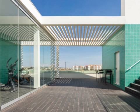 Apartamento T3 Duplex com Rooftop Privativo e piscina