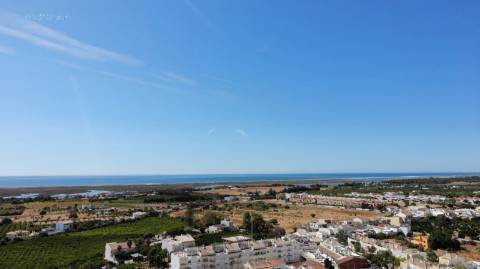 Moradia T4 de Luxo com Piscina Infinita e Vista Mar
