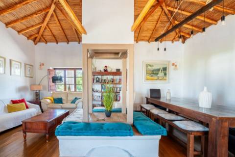 Quinta com Moradia T7+1 com Piscina, Vista Mar, Picadeiro e espaços independentes em Santo Estêvão