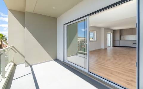 Novo Apartamento T2 com Piscina e Garagem em Conceição de Tavira