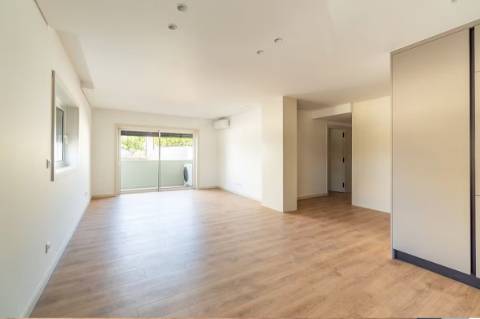 Novo Apartamento T2 com Piscina e Garagem em Conceição de Tavira
