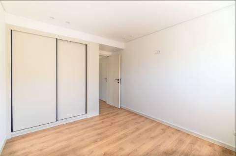 Novo Apartamento T2 com Piscina e Garagem em Conceição de Tavira