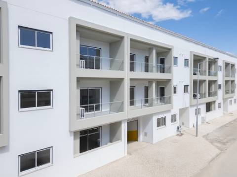 Apartamento T3 novo com Garagem e Piscina em Conceição de Tavira