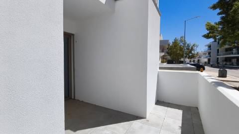 Apartamento T2 com piscina e garagem em Cabanas de Tavira