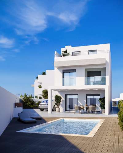 Moradia T3 +2 com Piscina, Jardim, Garagem a 5min a pé da Praia da Lota