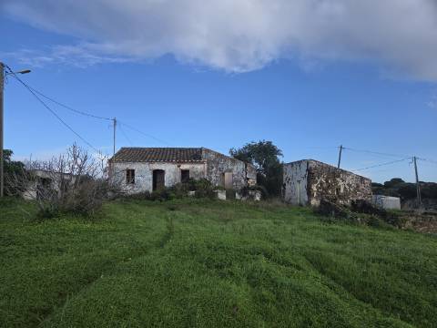 Terreno com Projeto Aprovado e Vistas Golfe e Mar