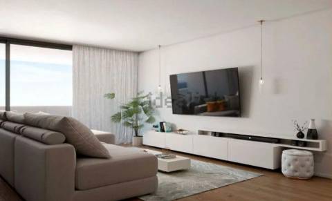 Penthouse T3 com rooftop, garagem e piscina em Conceição de Tavira