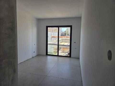 Apartamento T2 rés-do-chão com jardim e piscina privativa em Tavira