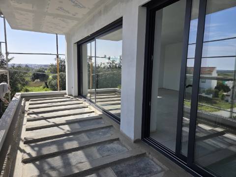 Apartamento T2 de luxo em Tavira com varanda, em fase de construção