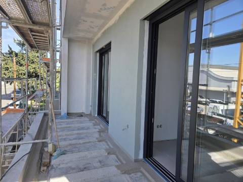 Apartamento T2 de luxo em Tavira com varanda, em fase de construção