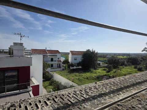 Apartamento T2 de luxo em Tavira com varanda, em fase de construção