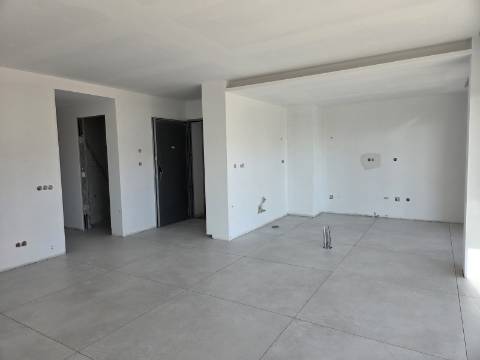 Apartamento T2 rés-do-chão com piscina e jardim privativos em Tavira