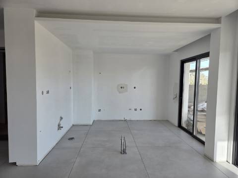 Apartamento T2 rés-do-chão com piscina e jardim privativos em Tavira