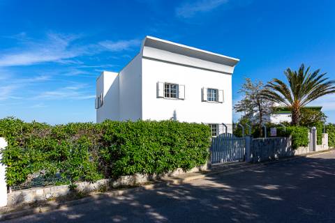 Moradia Exclusiva T4 com Vista Mar e Cidade em Tavira