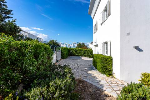 Moradia Exclusiva T4 com Vista Mar e Cidade em Tavira