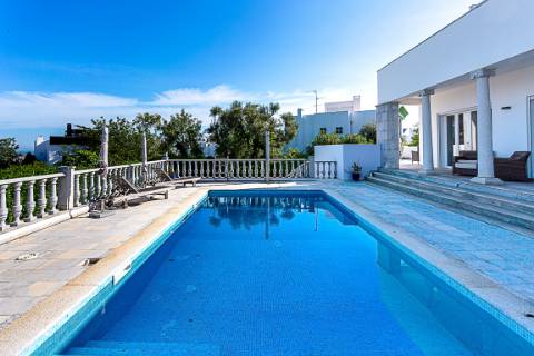 Moradia Exclusiva T4 com Vista Mar e Cidade em Tavira