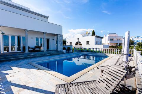 Moradia Exclusiva T4 com Vista Mar e Cidade em Tavira