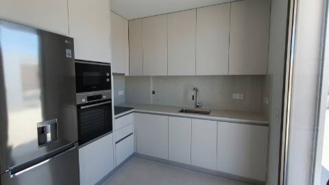 Apartamento T2 em condomínio com piscina e garagem em Cabanas de Tavira