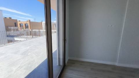 Apartamento T2 em condomínio com piscina e garagem em Cabanas de Tavira