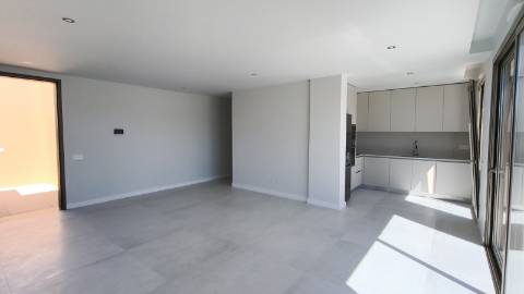 Apartamento T2 em ultimo andar com piscina e garagem em Cabanas de Tavira