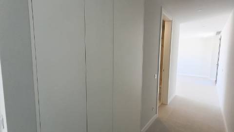 Apartamento T2 em ultimo andar com piscina e garagem em Cabanas de Tavira