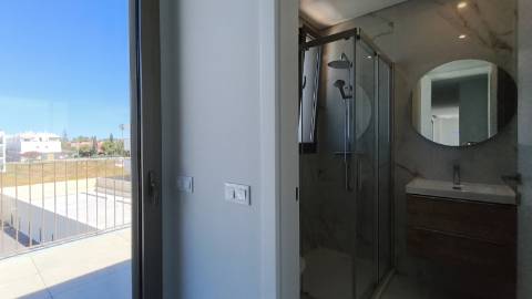 Apartamento T2 em ultimo andar com piscina e garagem em Cabanas de Tavira