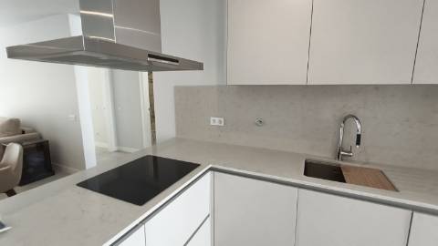 Apartamento T2 em ultimo andar com piscina e garagem em Cabanas de Tavira