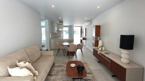 Apartamento T2 em ultimo andar com piscina e garagem em Cabanas de Tavira