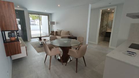 Apartamento T2 1ºandar com piscina e garagem em Cabanas de Tavira