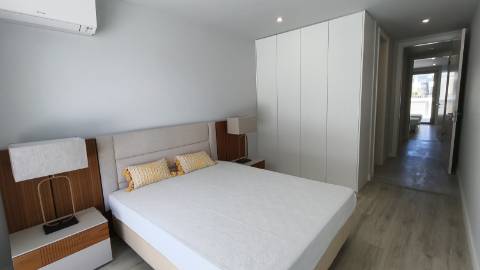 Apartamento T2 1ºandar com piscina e garagem em Cabanas de Tavira