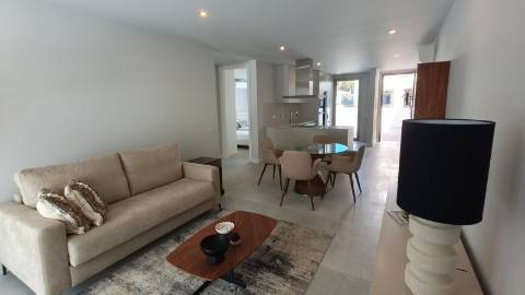 Apartamento T2 rés-do-chão com piscina e garagem em Cabanas de Tavira