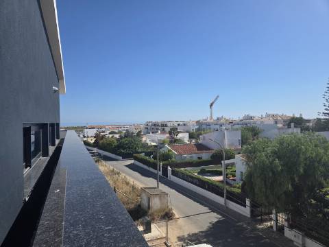 Apartamento com duas varandas para venda em Cabanas de Tavira
