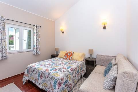 Moradia T2 com jardim e terraço em Cabanas de Tavira
