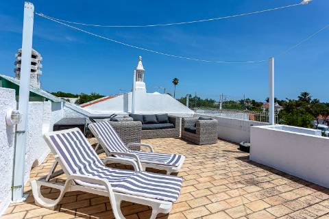 Moradia T2 com jardim e terraço em Cabanas de Tavira