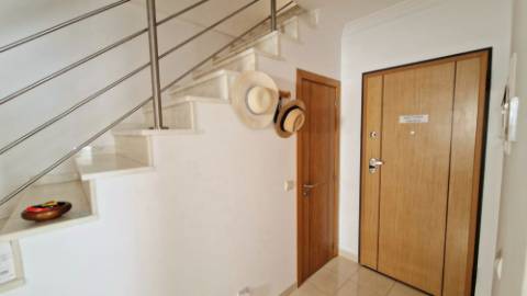 Apartamento Duplex T2, com Terraços e acesso a Piscinas, em Cabanas de Tavira