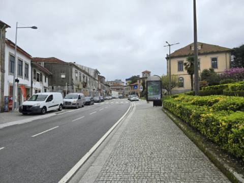 INVESTIMENTO - Prédio Comercial à Câmara de Gondomar