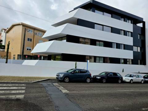 T1 c/ Terraço (29m2) |Lg. Garagem e Arrumos | SÃO COSME