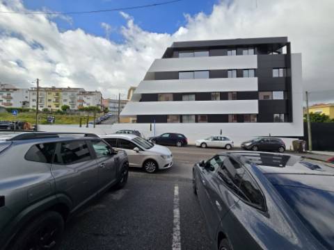 T2 Terraço (152m2) | Lg. Garagem 2 Carros e Arrumos | SÃO COSME