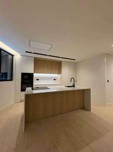 T4 Único no Piso | Terraço (48.40m2) | Box 2 Carros e Arrumos | SÃO COSME