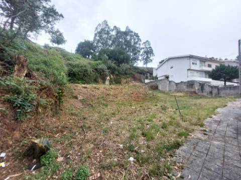 Lote Moradia 4 Frentes (680m2) - São Pedro da Cova